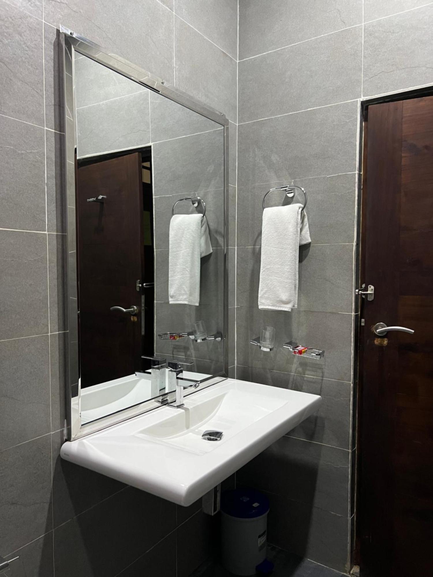 Lohas Beach Resort Villa 칼루타라 외부 사진